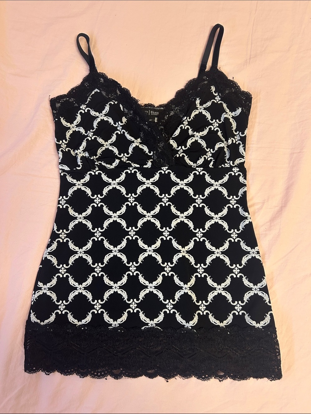 XXS Y2K vintage black and white pattern lace cami